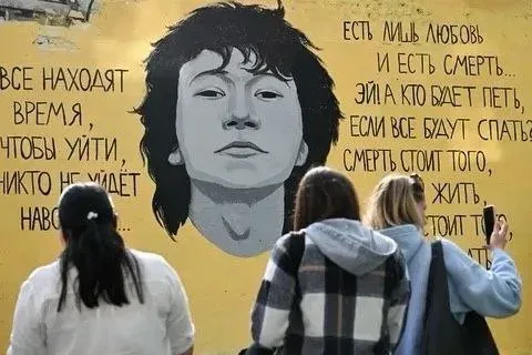 В России вспоминают Виктора Цоя, погибшего 35 лет назад