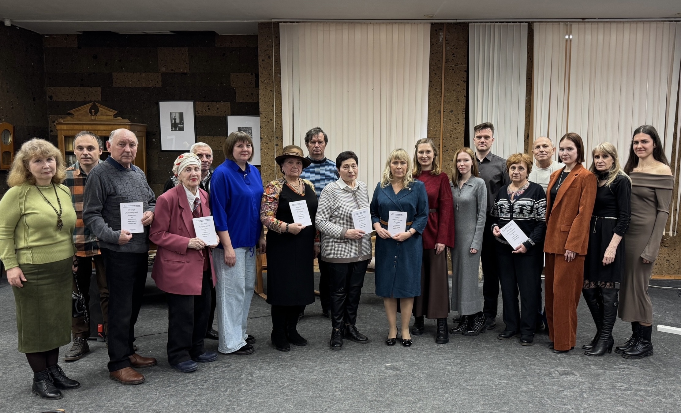 Статья: prezentatsiya-donskogo-literaturnogo-almanakha-posvyashchyen
