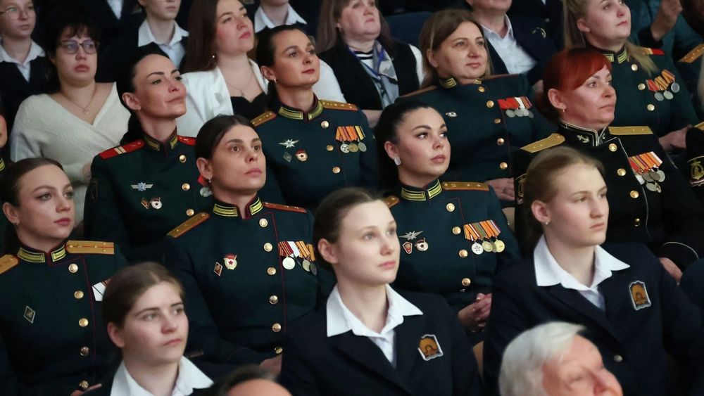 Бойцы СВО и их семьи получили билеты на культурные мероприятия