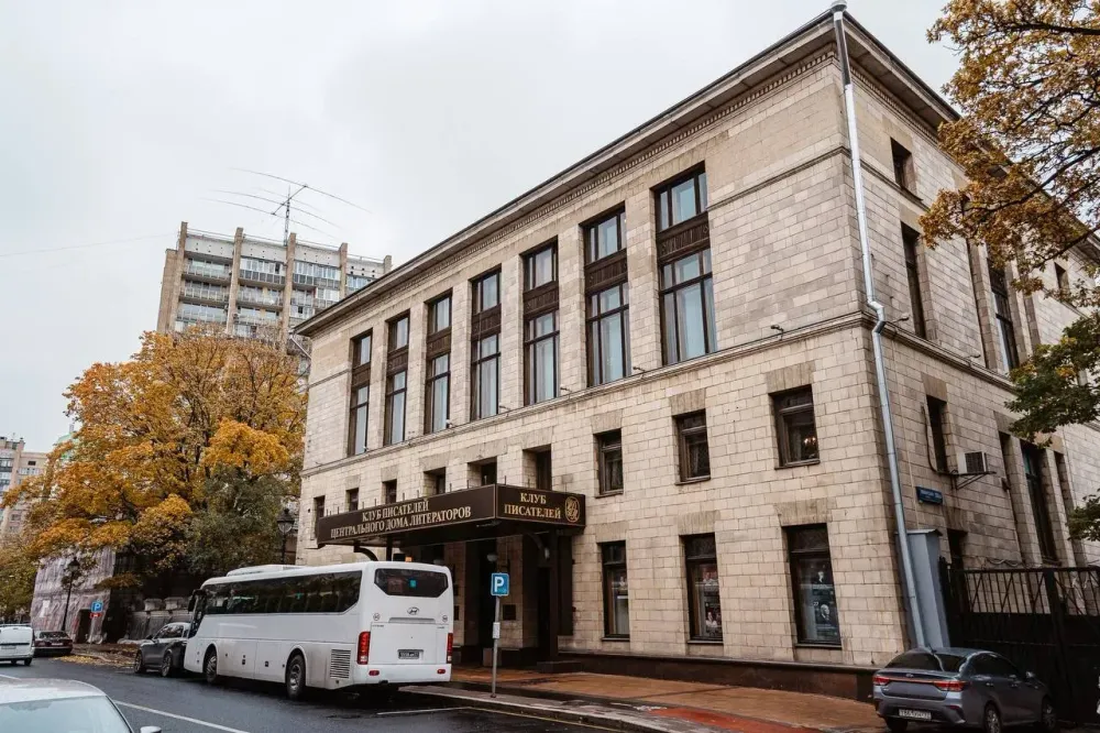 В Арт-кафе ЦДЛ — особые условия для членов Союза писателей России!