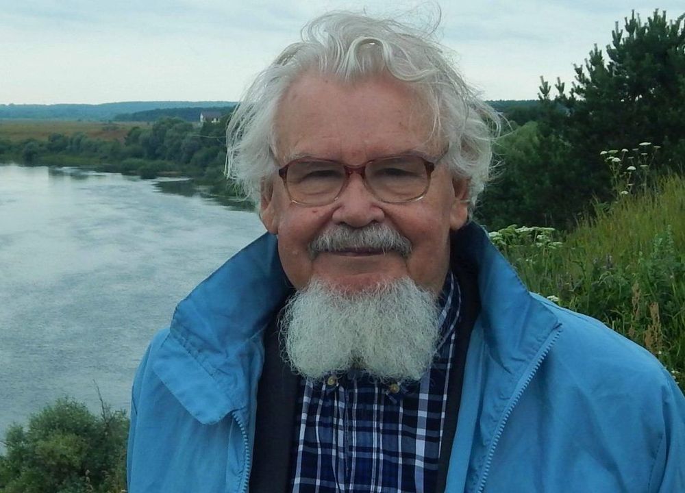 Полвека в писательском строю: Владимир Мавродиев и его Волгоград