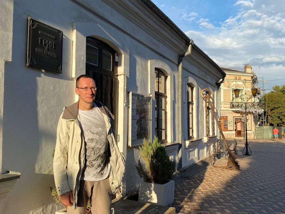 «Такие поездки необходимы для вдохновения»: Илья Виноградов о поездках в Севастополь и Феодосию в рамках проекта «Литературные резиденции»