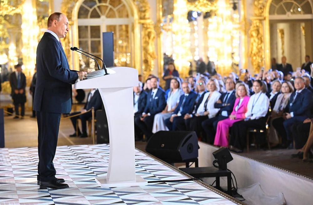 Владимир Путин: «Союз писателей России сегодня консолидирует в своих рядах ярких представителей литературного сообщества»