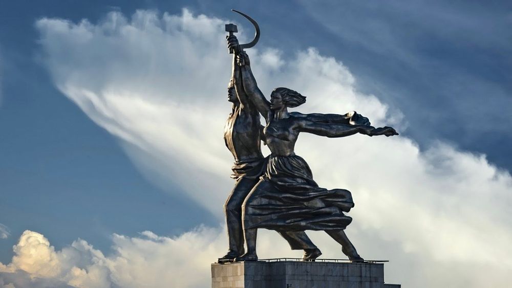 Стекло, одежда, «Рабочий и колхозница»: Вере Мухиной посвятят выставку