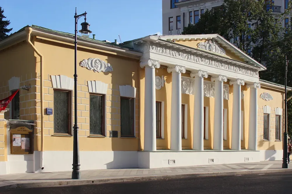 Не только Анна: в Музее Л. Н. Толстого на Пречистенке открылась выставка