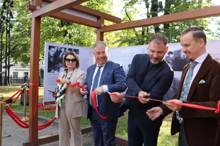В Москве открылась выставка, посвященная поэту-фронтовику Сергею Орлову