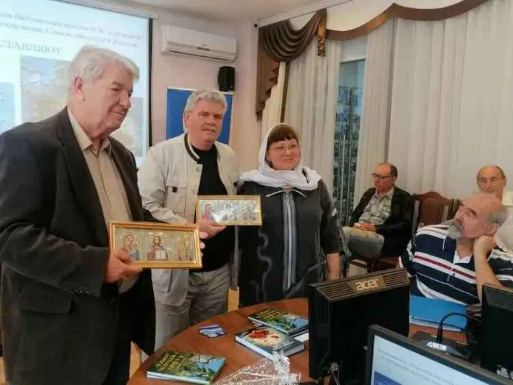 Астраханские поэты представили новые книги стихов и переводов