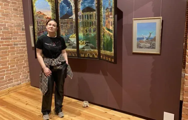 Художница Лада Подольская выпустила двухтомник об Арктике и айсбергах